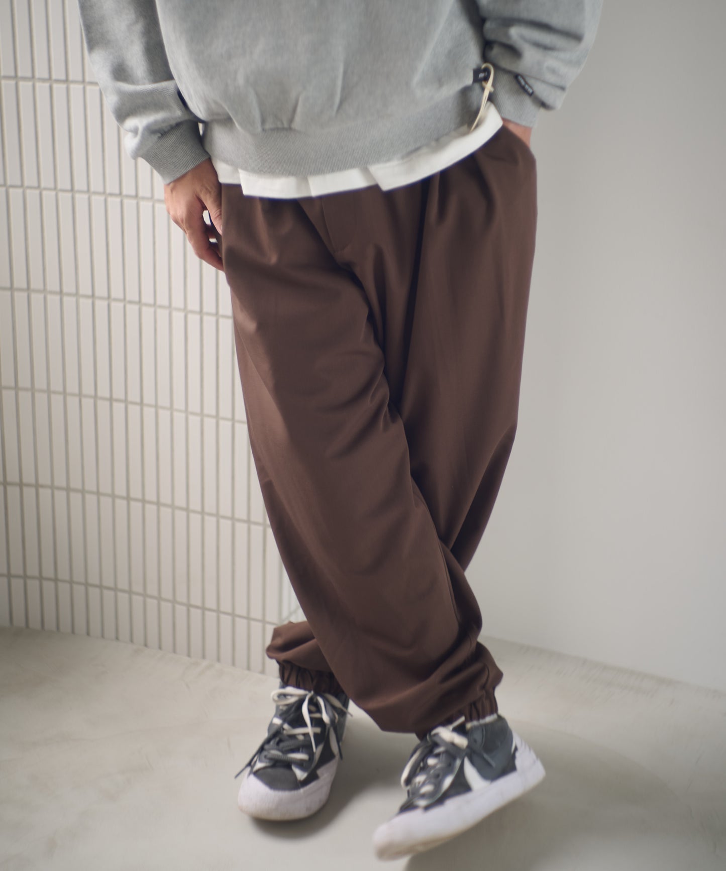 generous tuck relax pants