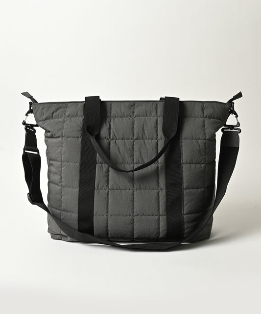 square quilt shoulder tote bag