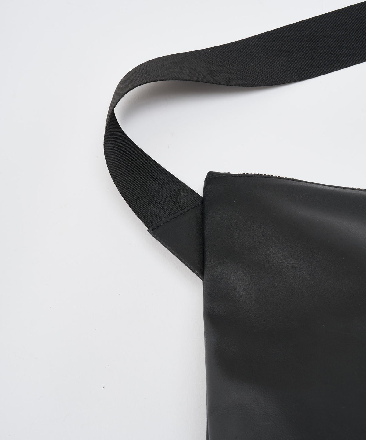 w/r leather medium shoulder bag
