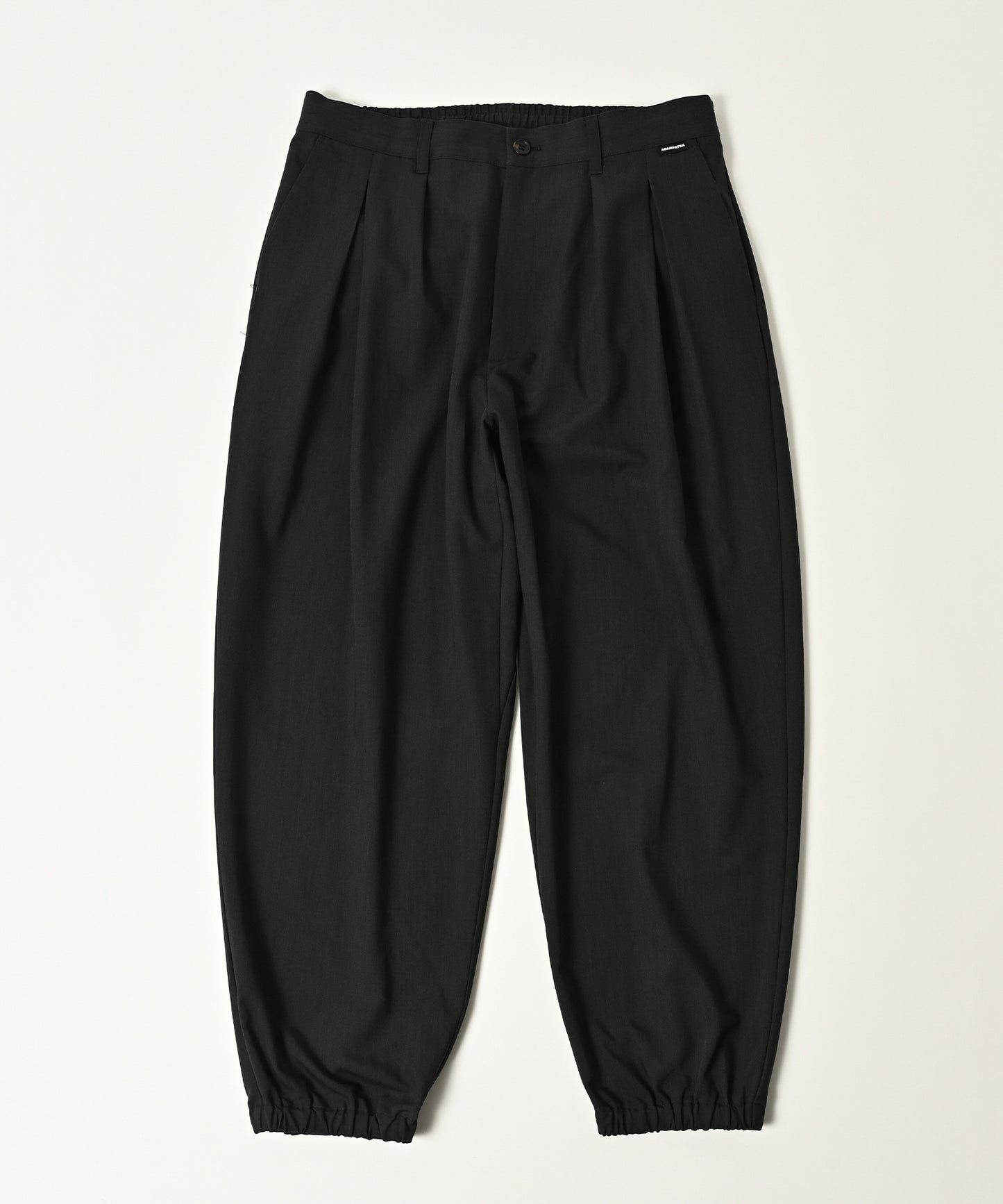 generous tuck relax pants