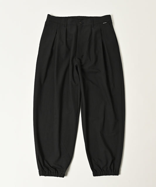 generous tuck relax pants
