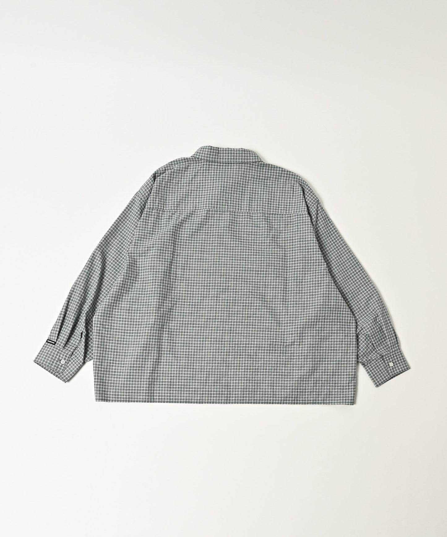 small check wide shirt