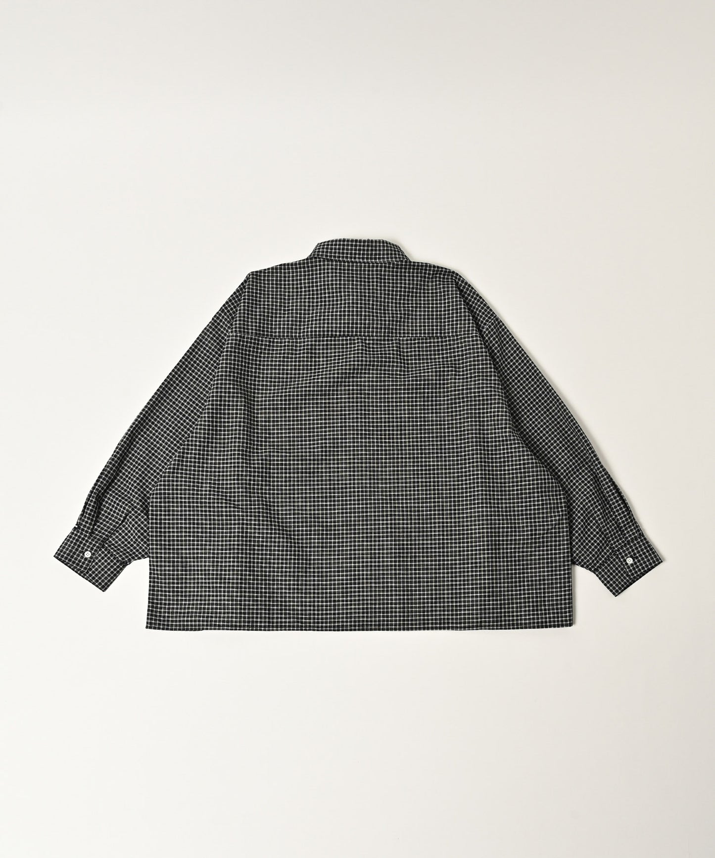 small check wide shirt