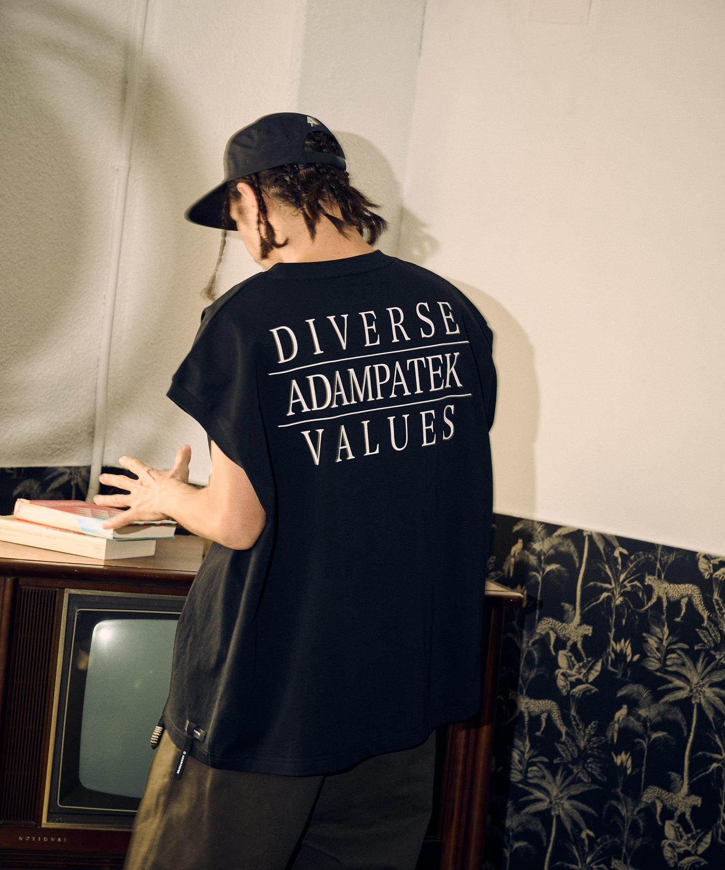 logo embroidery sleeveless_AP2414021_ノースリーブTシャツ