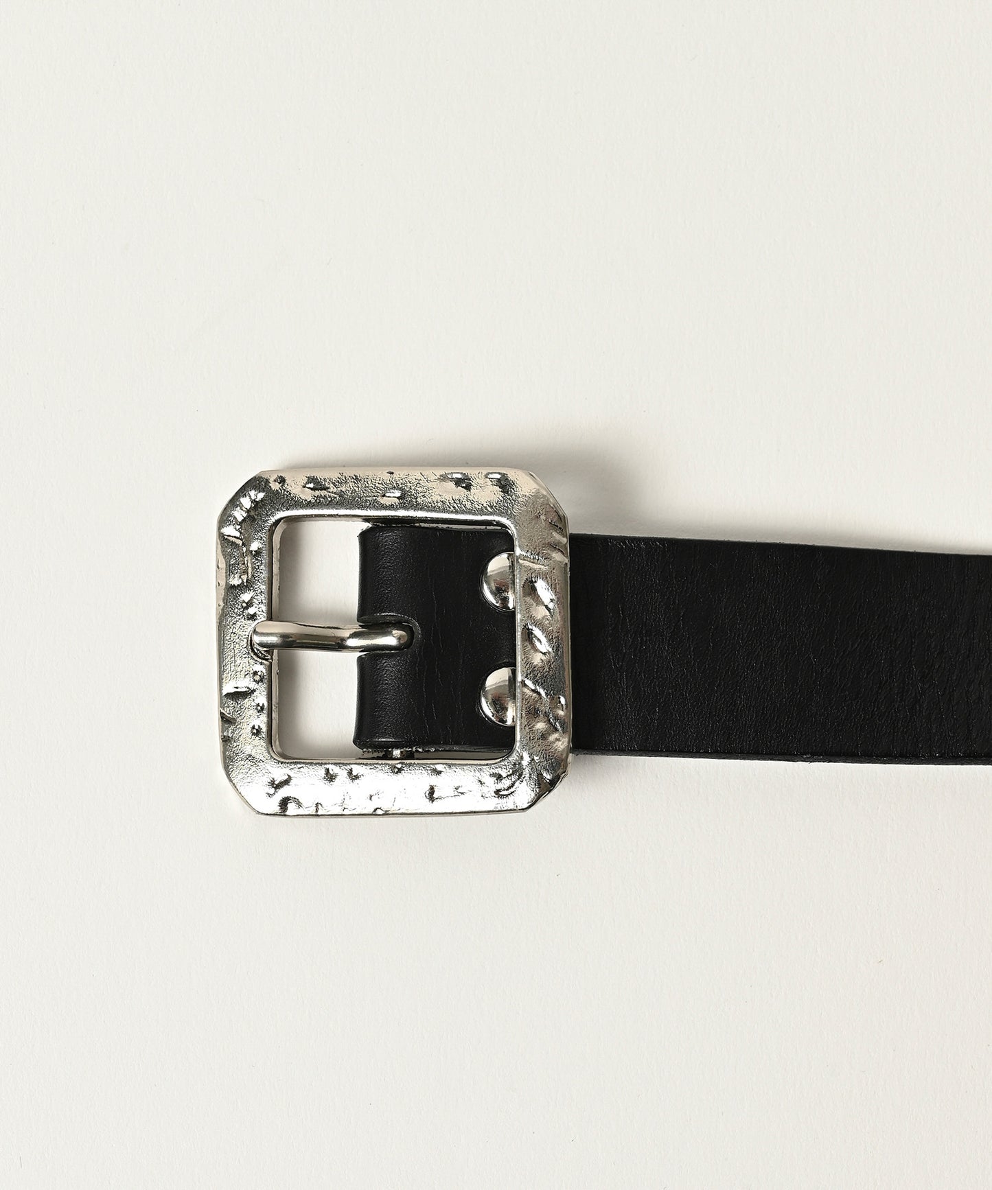 round studs square buckle belt