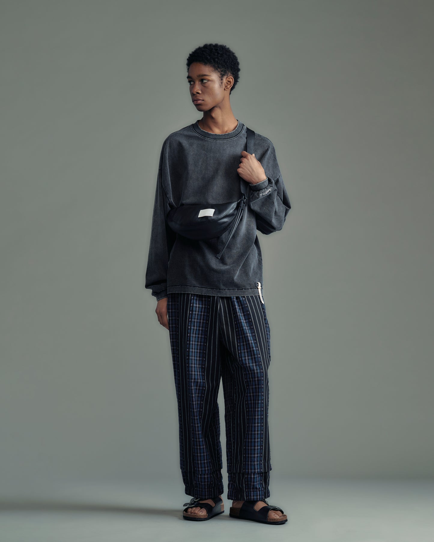 gallagher aging embroidered long-sleeved T