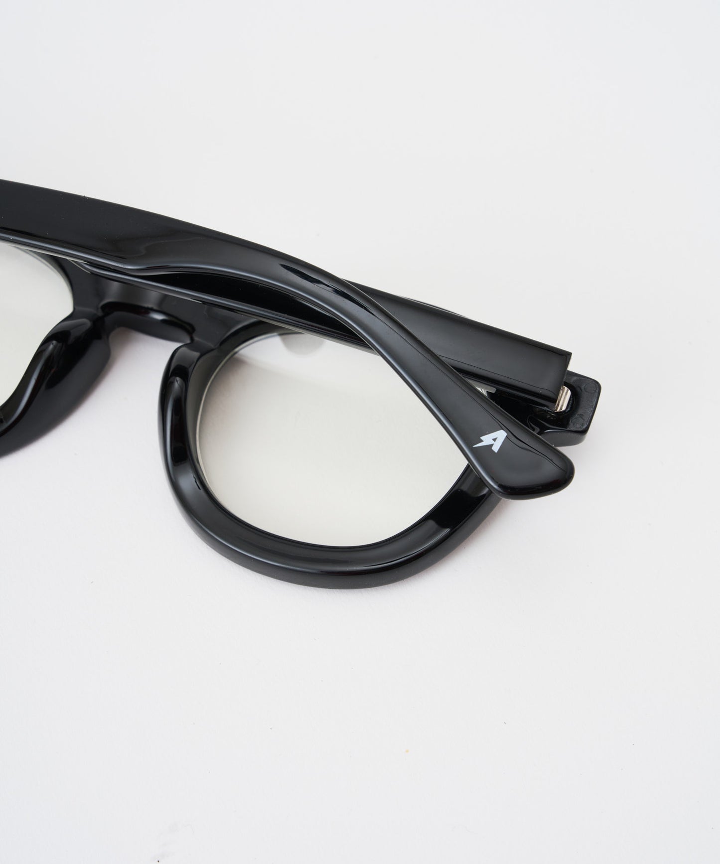 thick frame wellington sunglasses