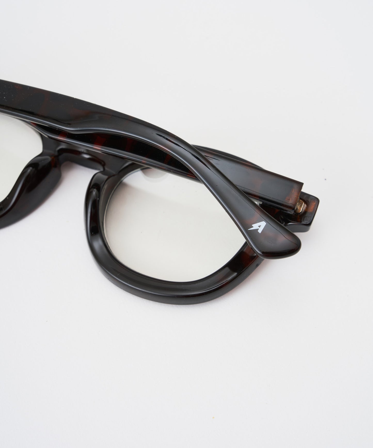 thick frame wellington sunglasses