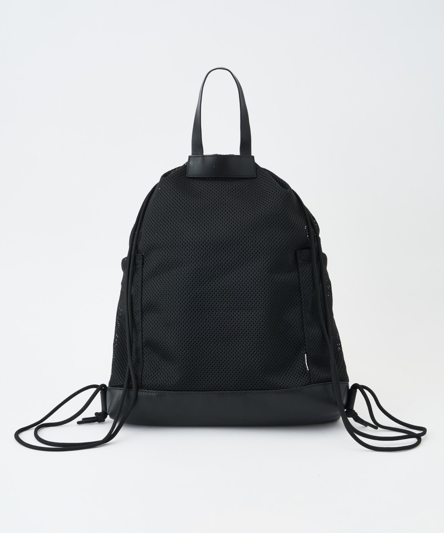 〈予約〉Leather trimmed  mesh drawstring bag