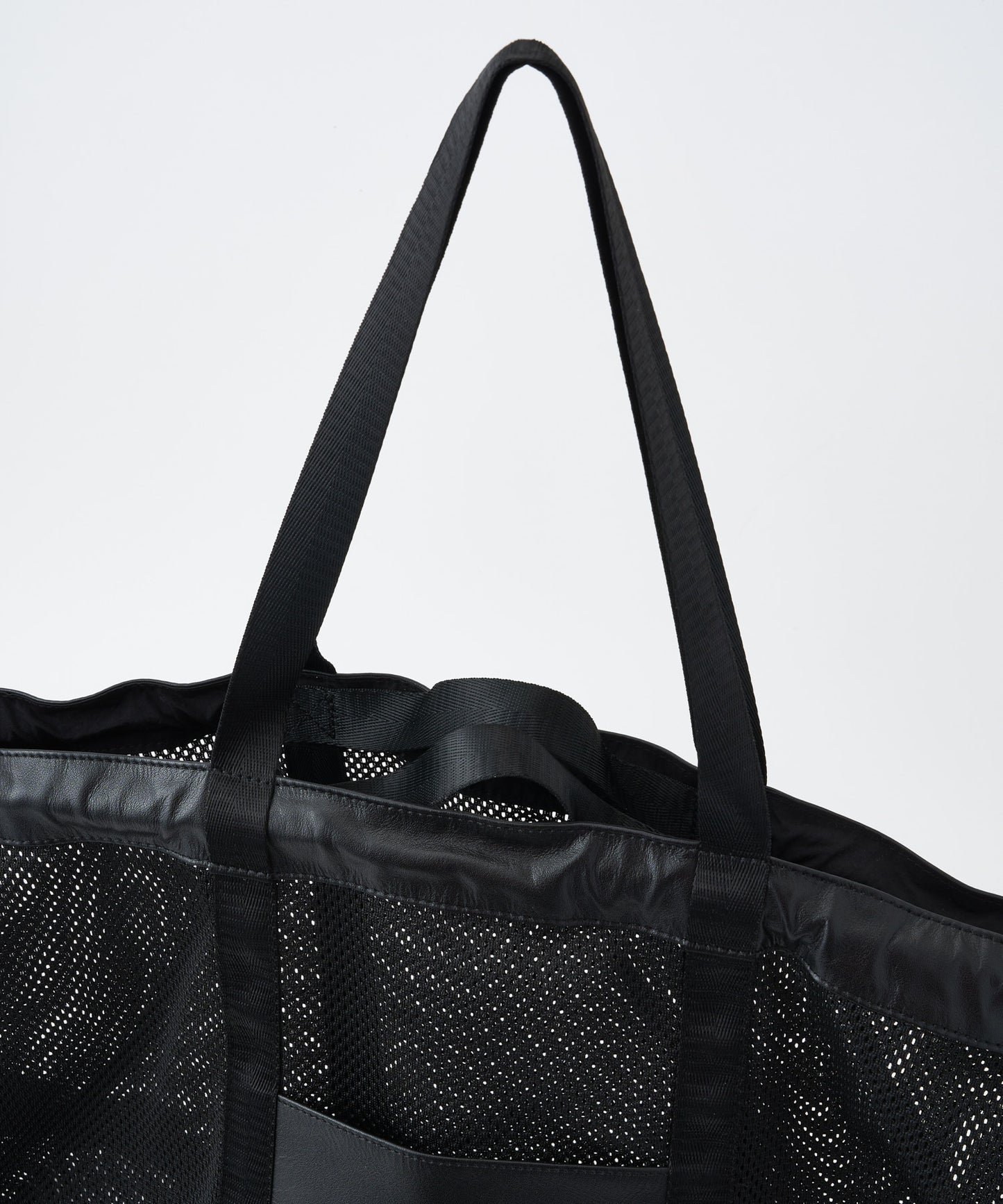 〈予約〉Leather trimmed  mesh 2way big tote bag