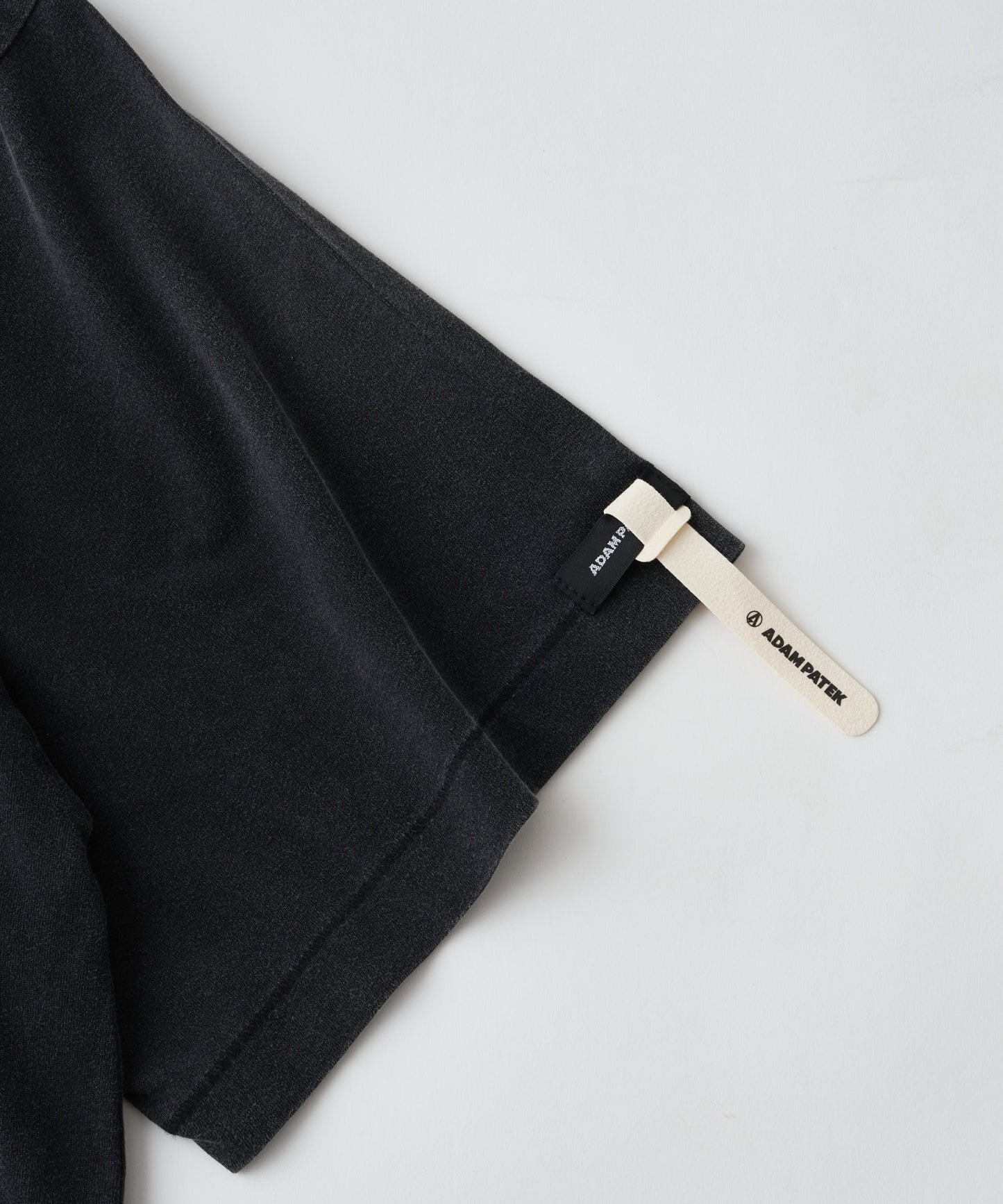 basic logo aging T