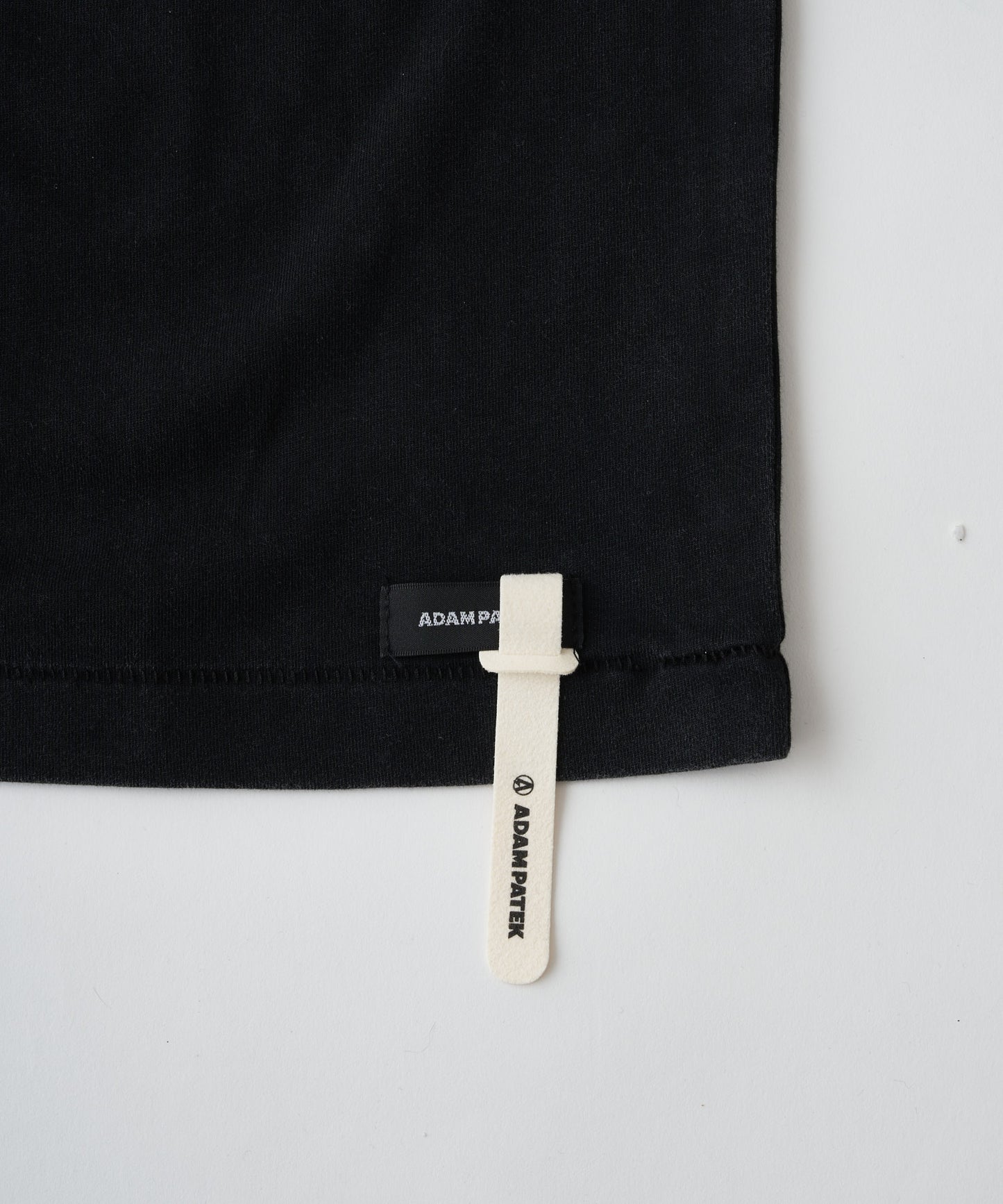 gallagher aging embroidered long-sleeved T