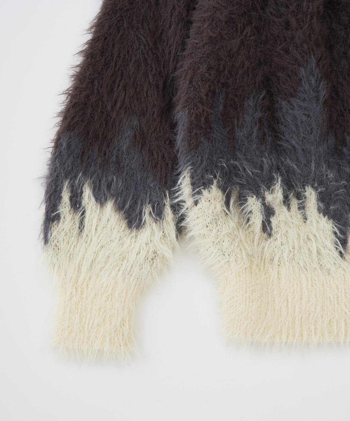 【予約】rough distortedchevron cardigan