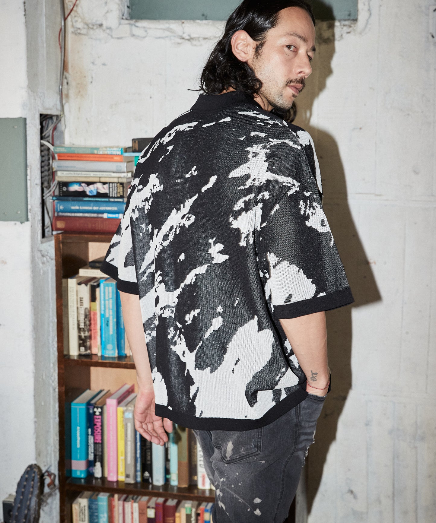 abstract pattern short sleeve knit polo shirts_AP2311036