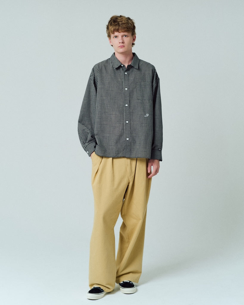 small check wide shirt