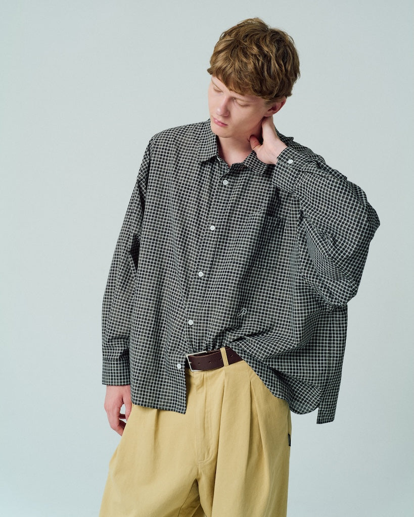 small check wide shirt