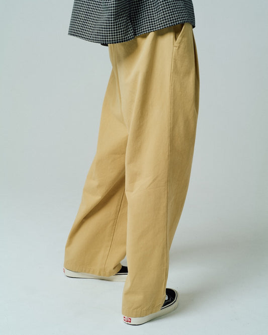 generous tuck relax chino pants