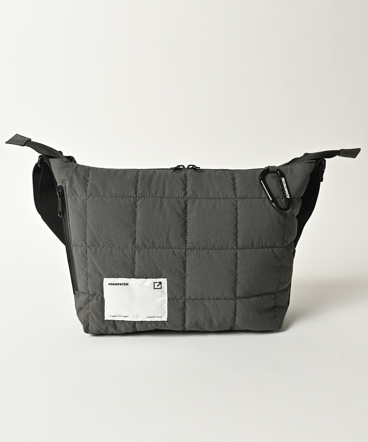 square quilt middle shoulder bag