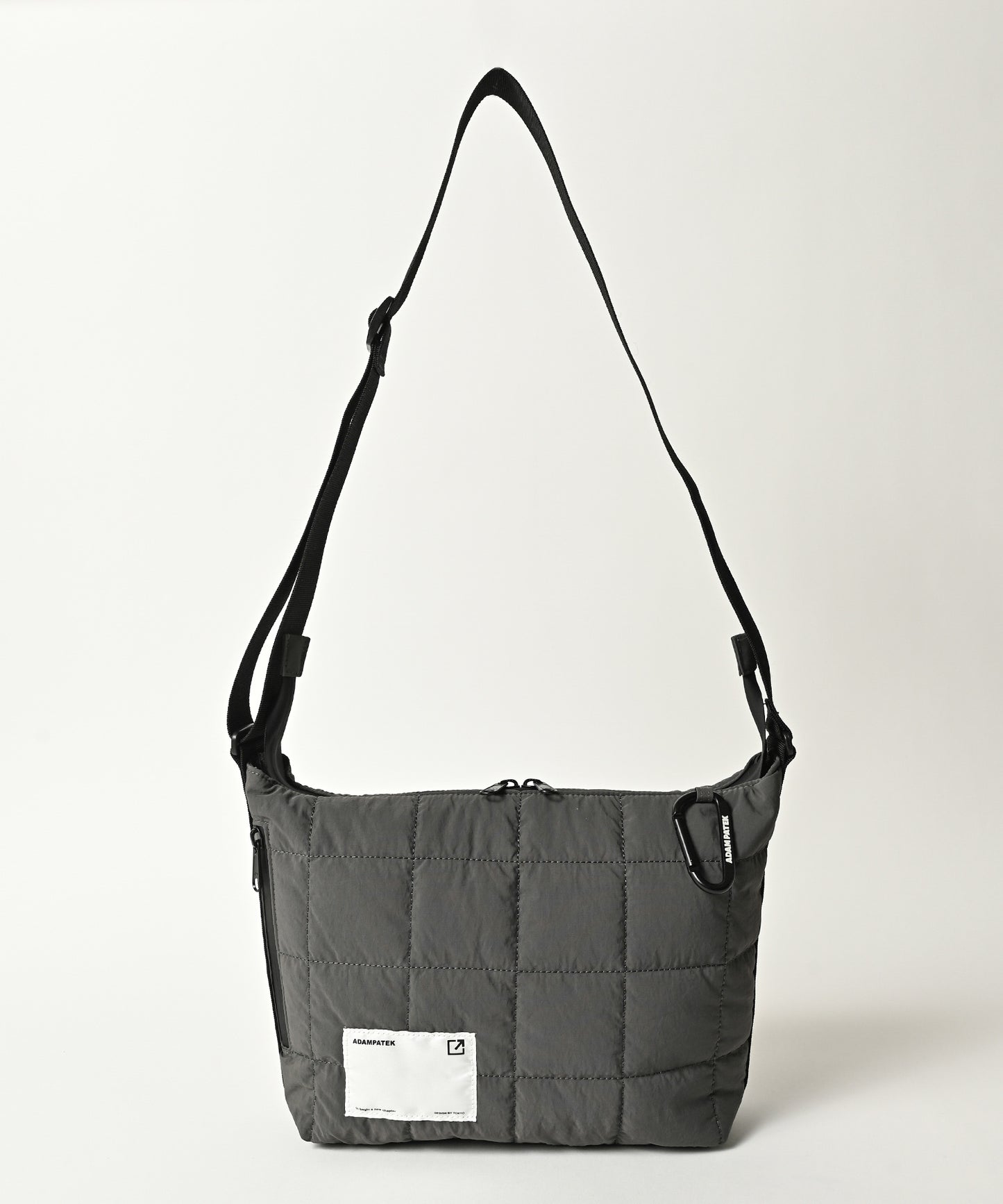square quilt middle shoulder bag