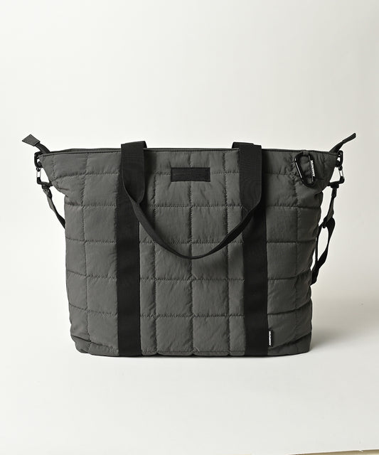 square quilt shoulder tote bag
