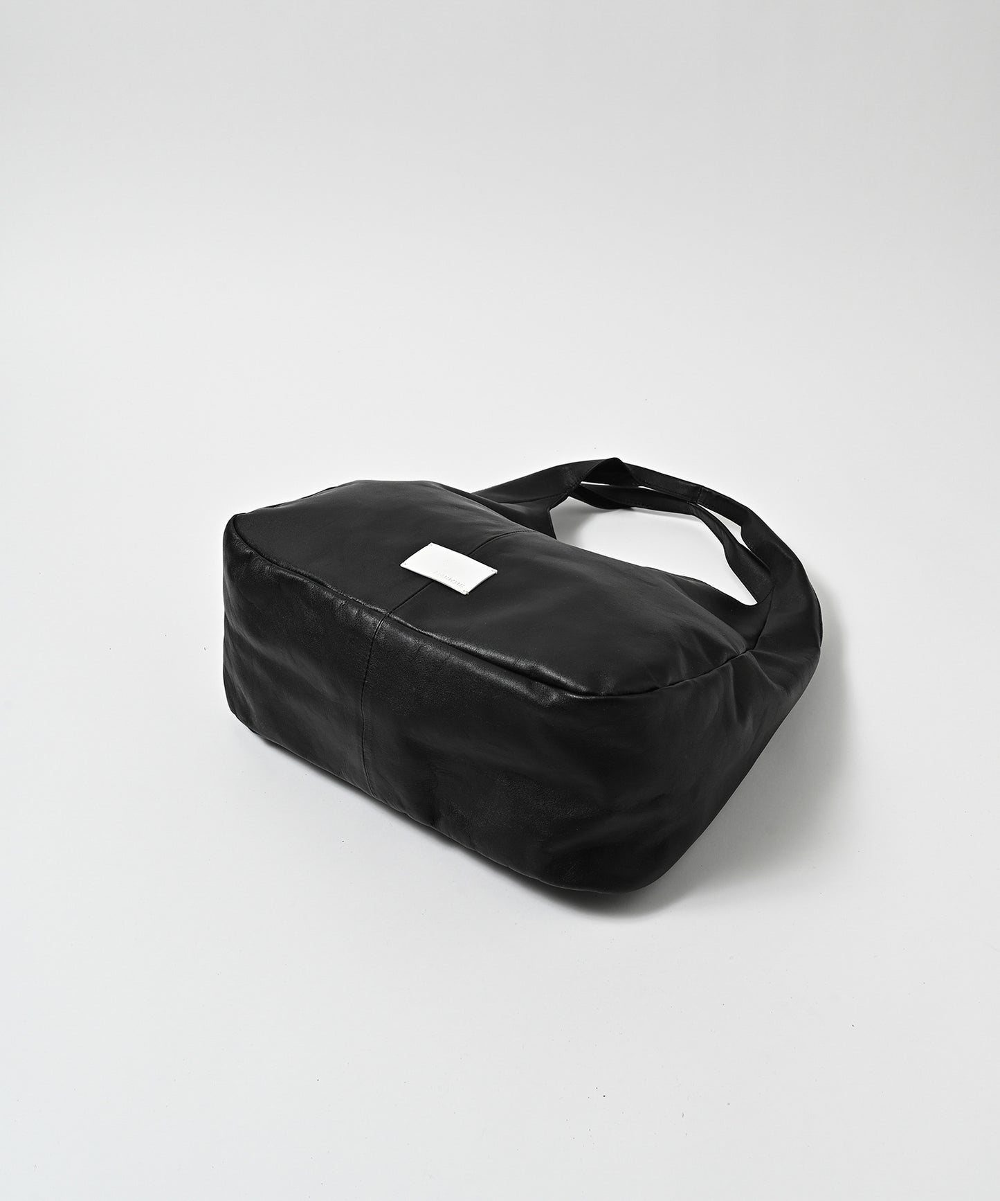 water repellent leather oneshoulder tote bag