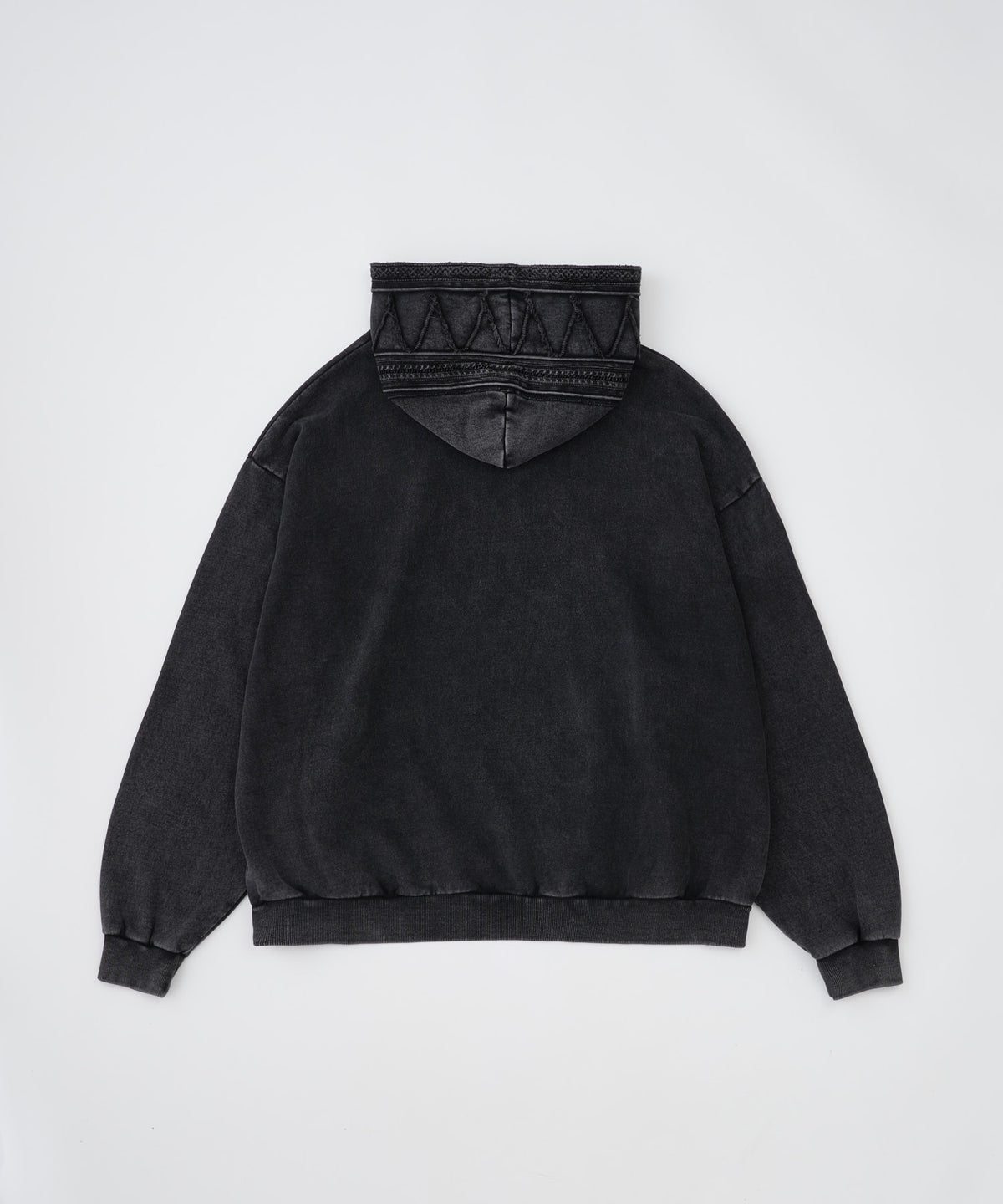 【予約】dyed still embellished pullover parka