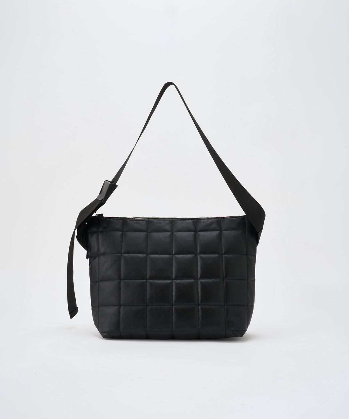 w/r leather  quilting medium shoulder bag