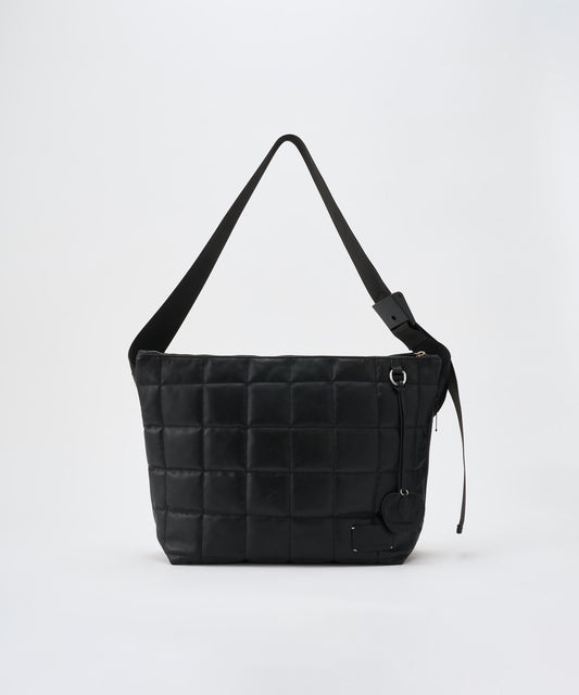 w/r leather  quilting medium shoulder bag