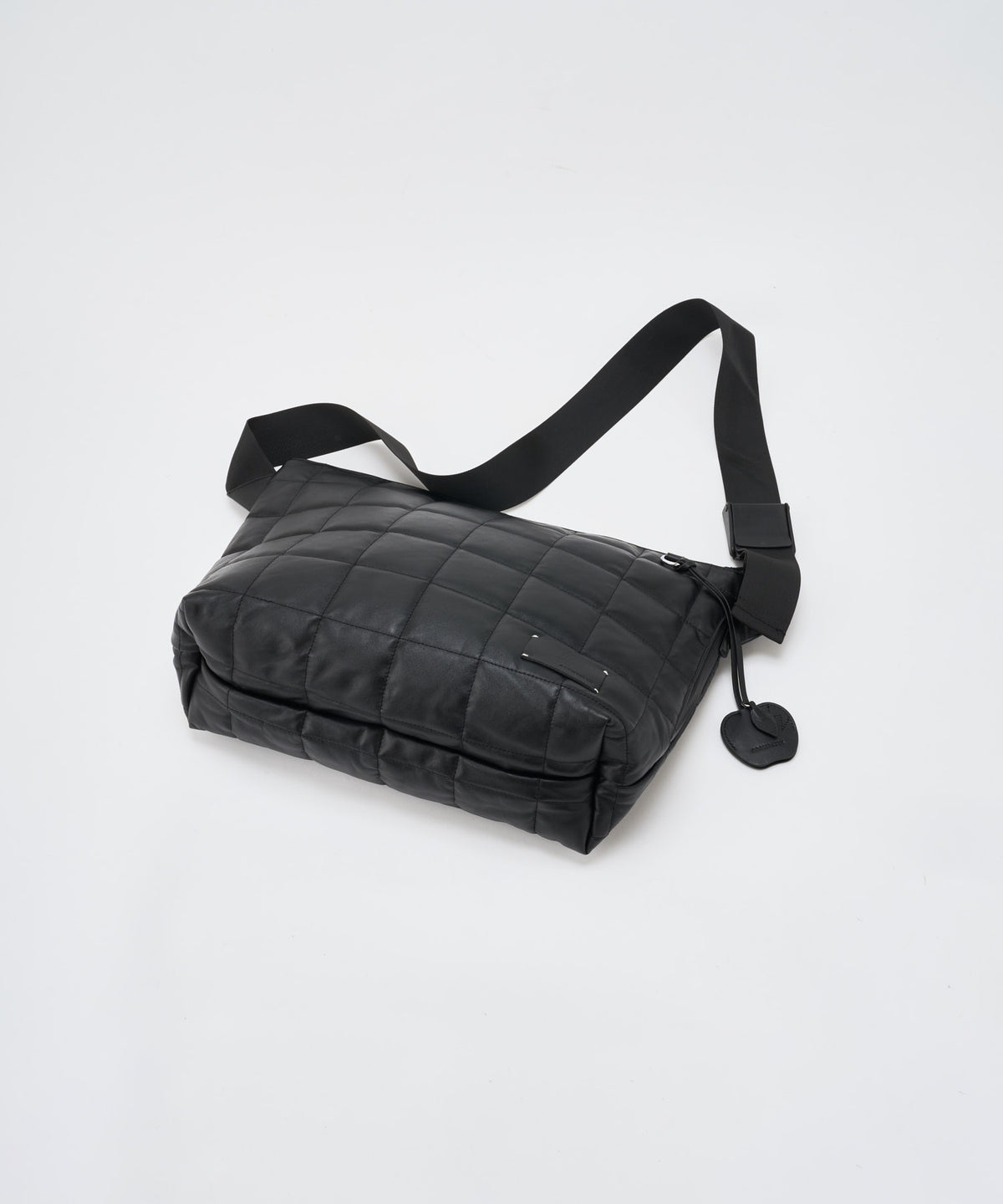 w/r leather  quilting medium shoulder bag