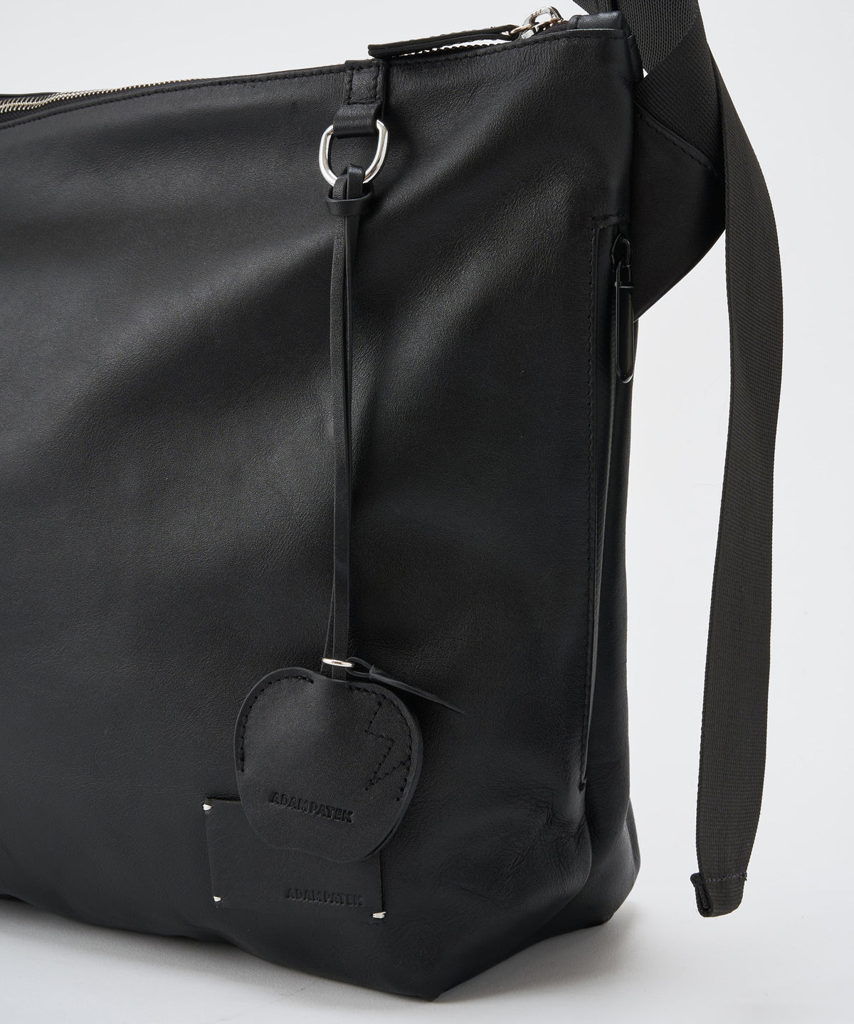 w/r leather medium shoulder bag