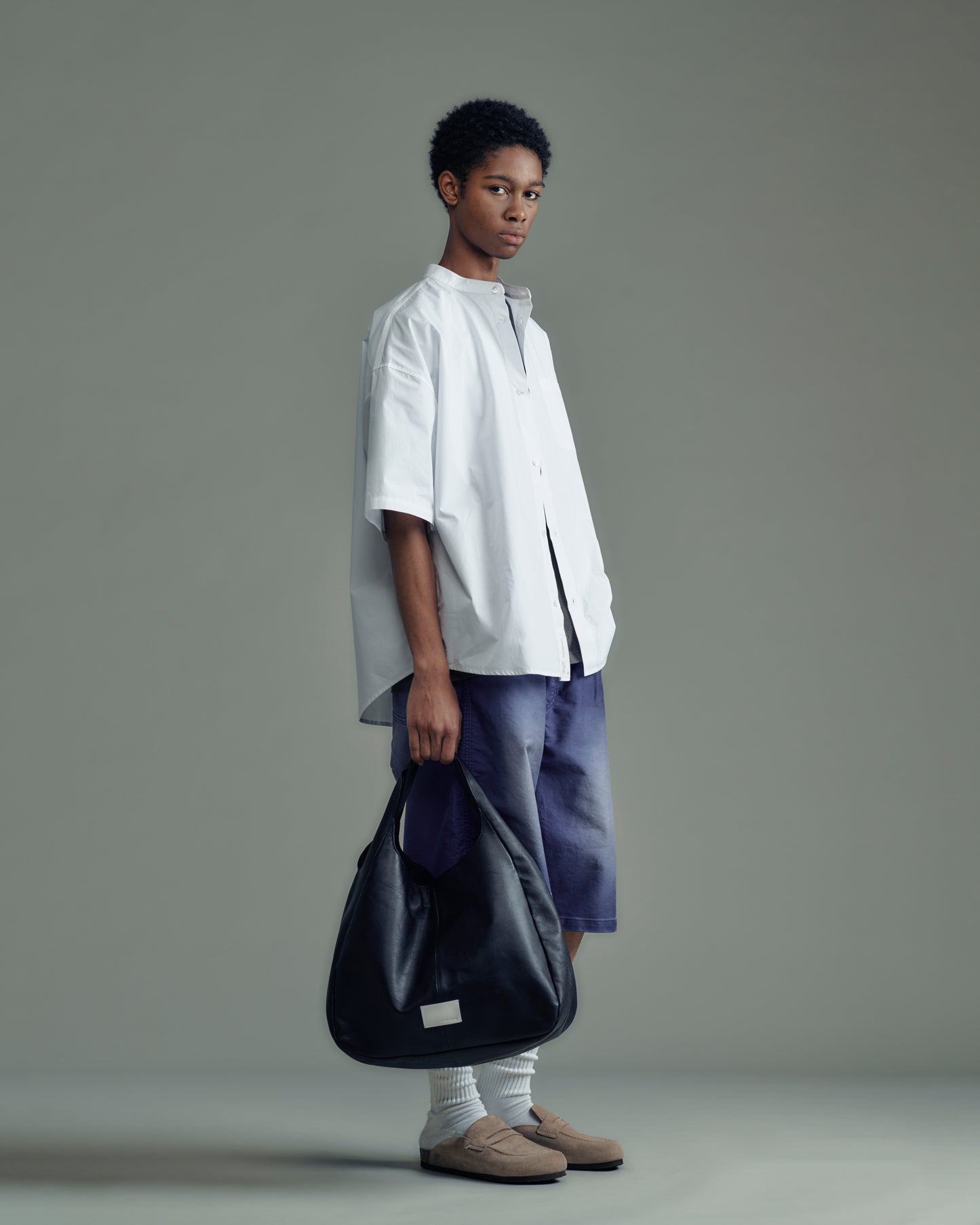 water repellent leather oneshoulder tote bag