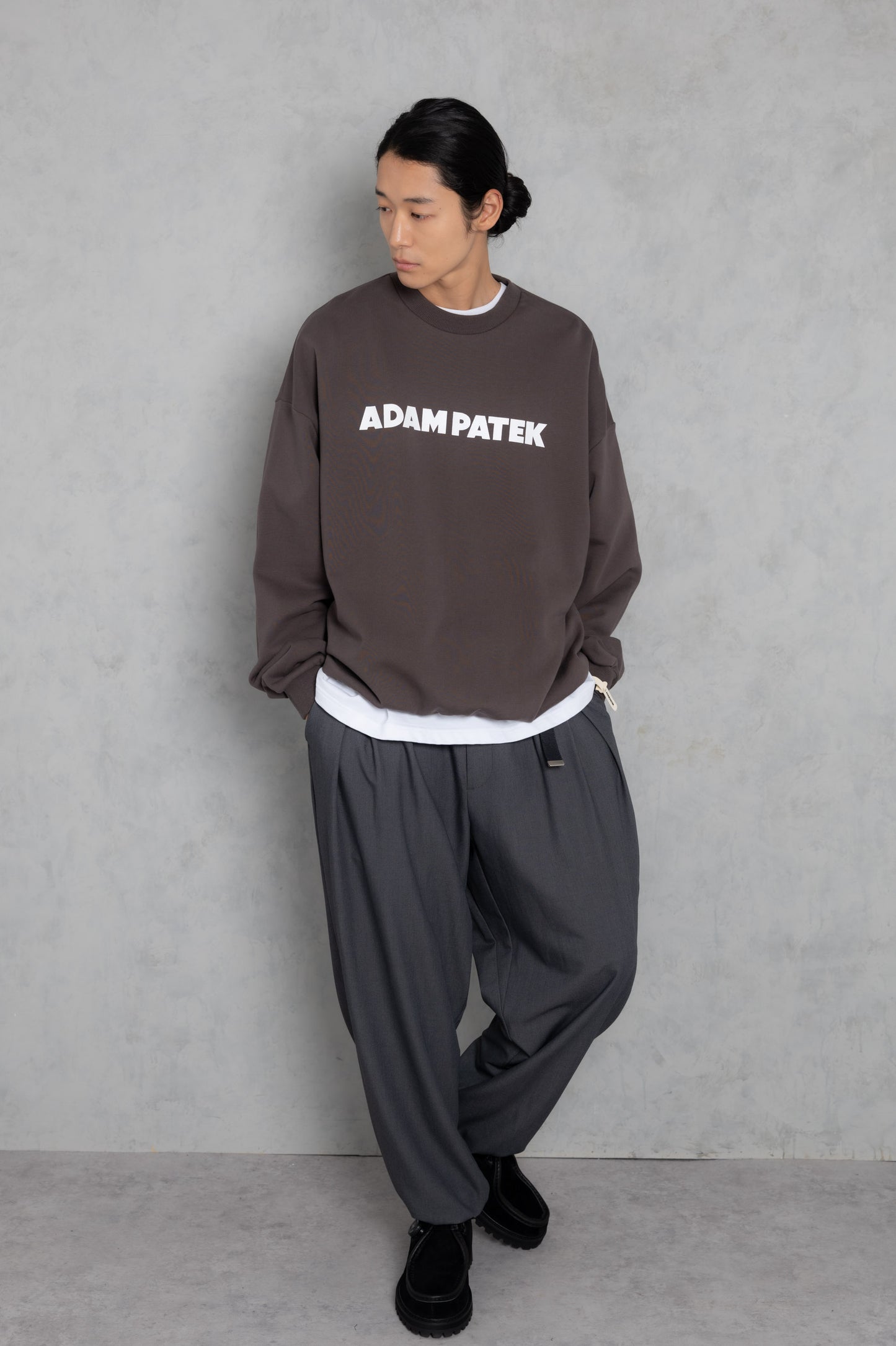 generous tuck relax pants