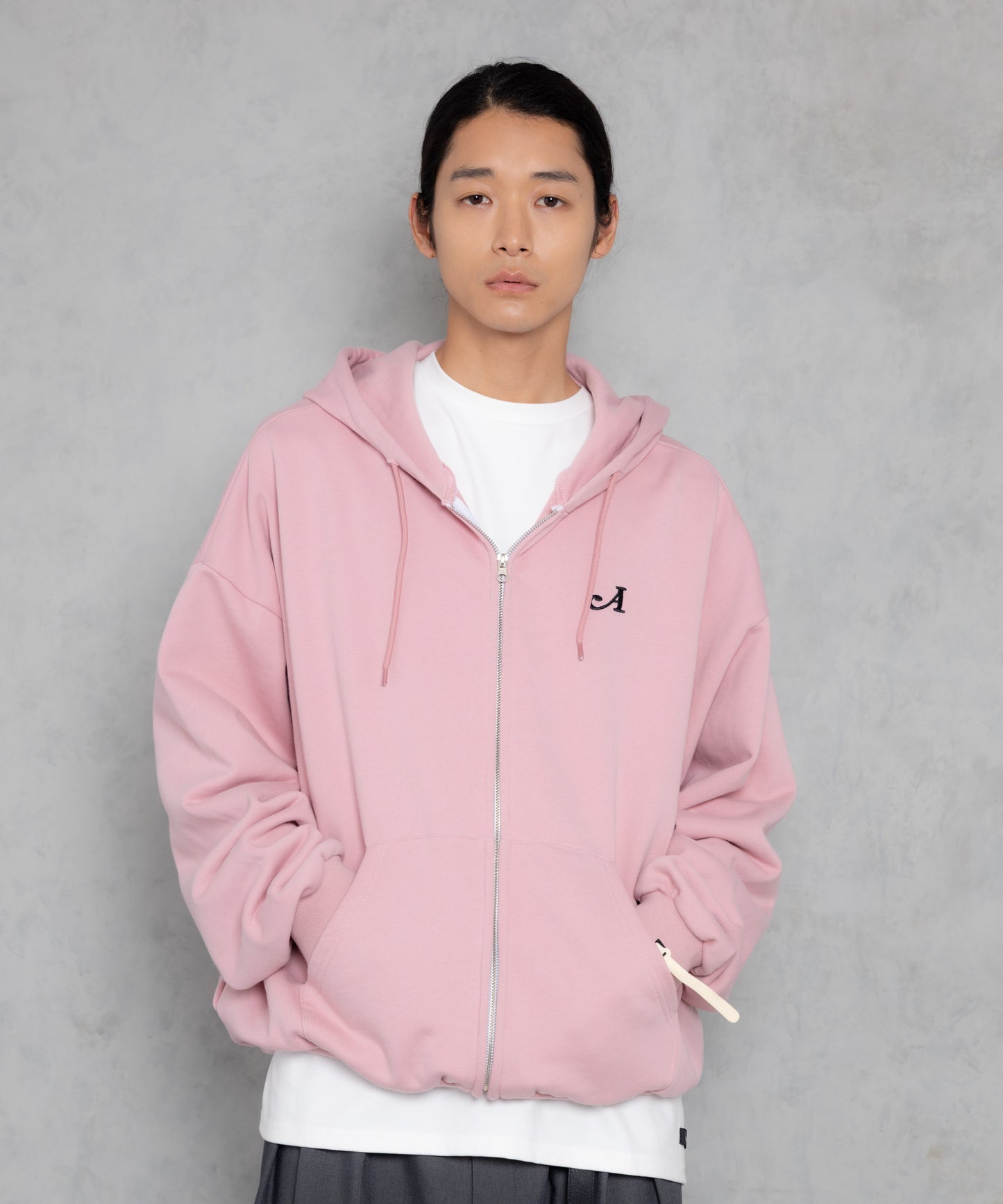 logo zip up hoodie_AP2424006_トップス