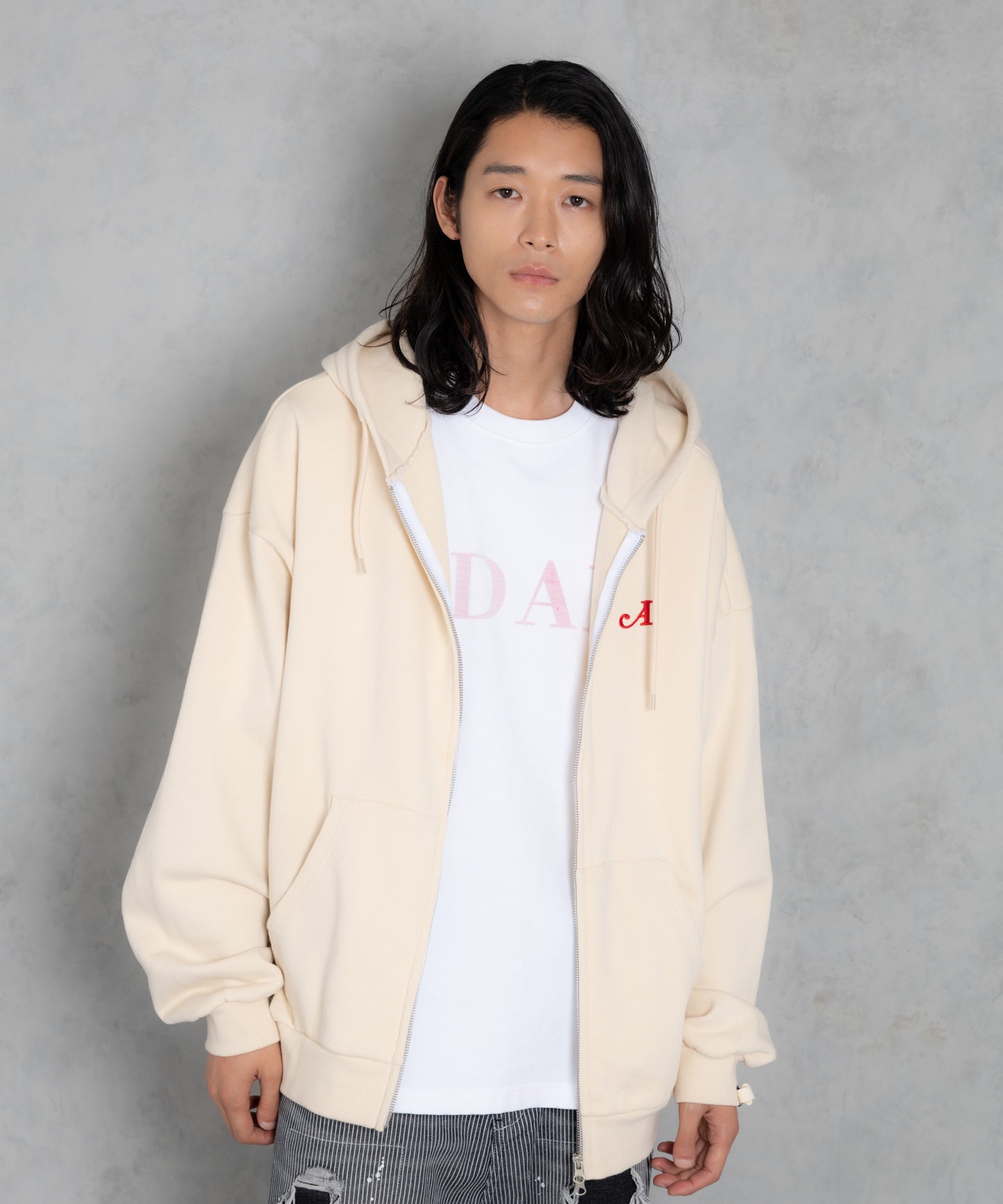 logo zip up hoodie_AP2424006_トップス