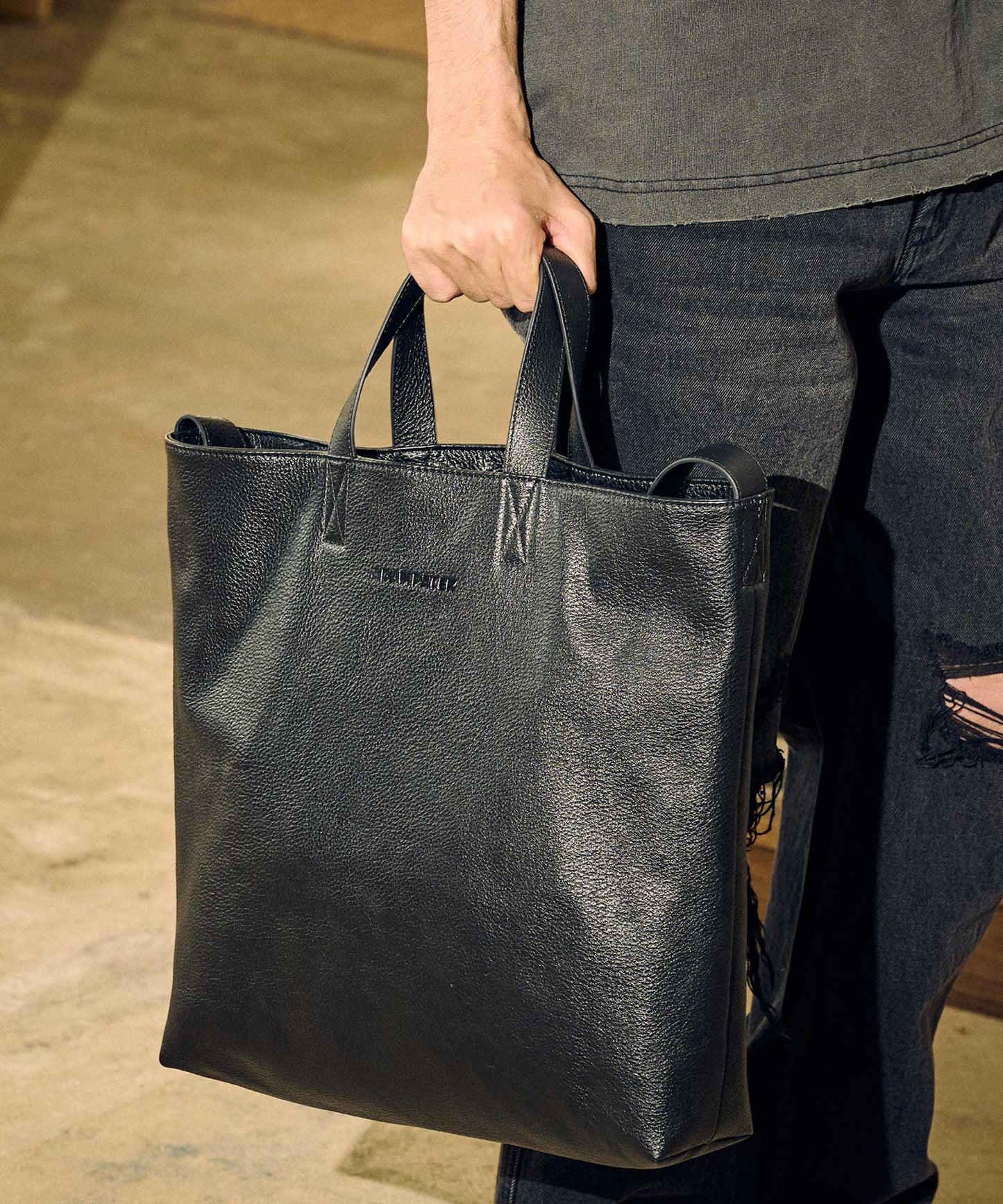 shrink leather big totebag_AP2419008_トートバッグ