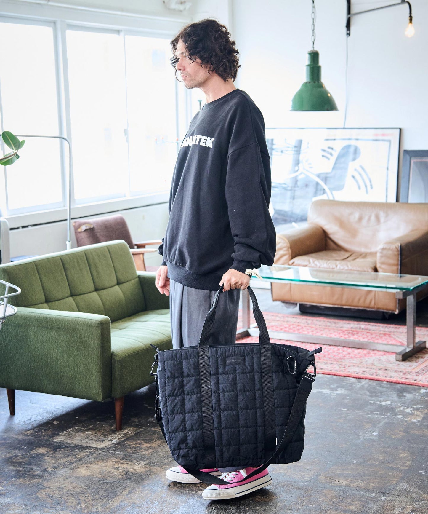 square quilt shoulder tote bag