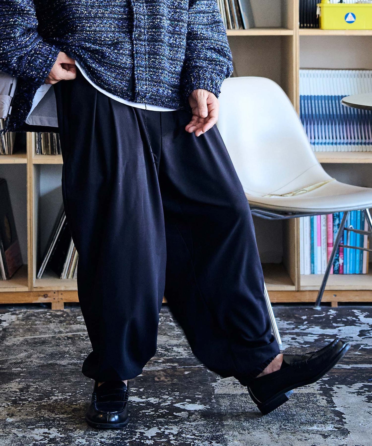generous tuck relax pants