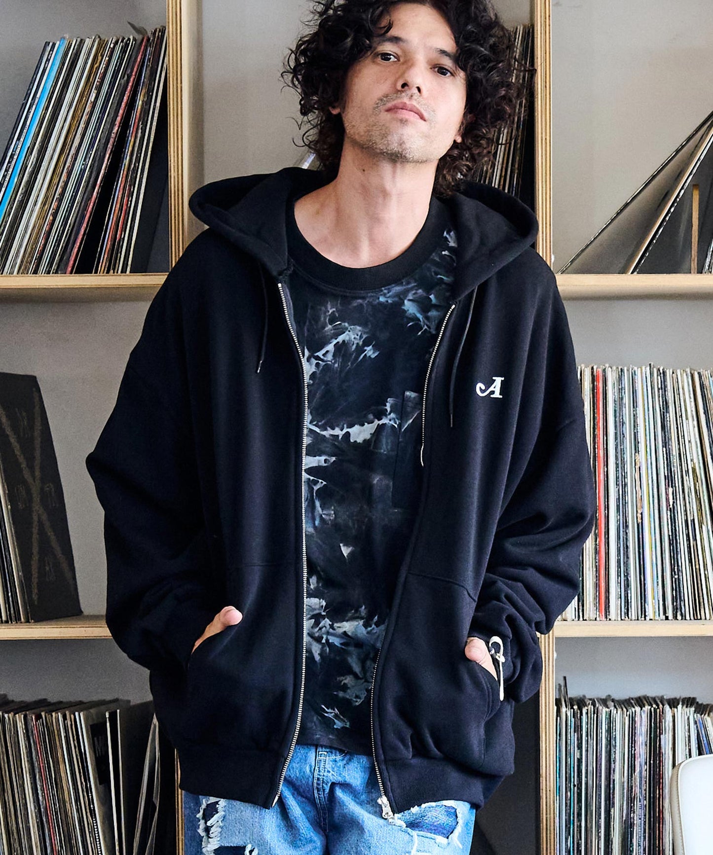 logo zip up hoodie_AP2424006_トップス