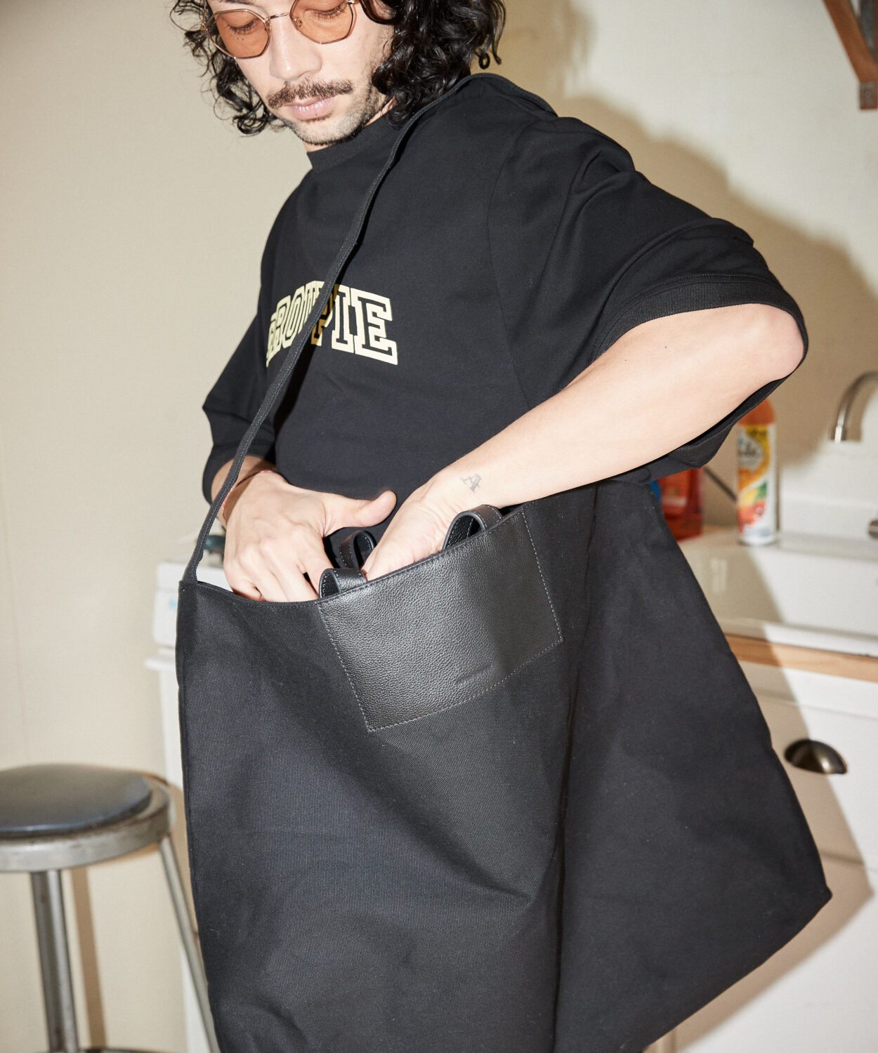 shrinkleathercombibigtotebag_AP2319004_トートバッグ3