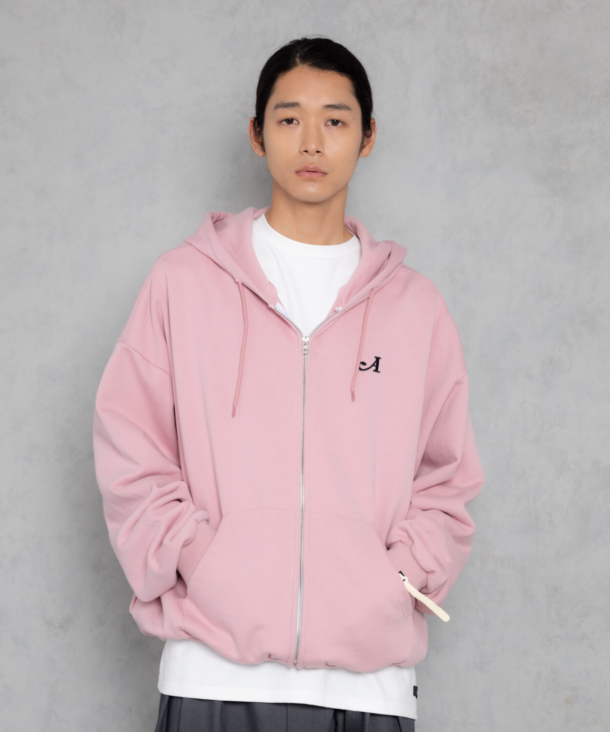 logo zip up hoodie_AP2424006_トップス