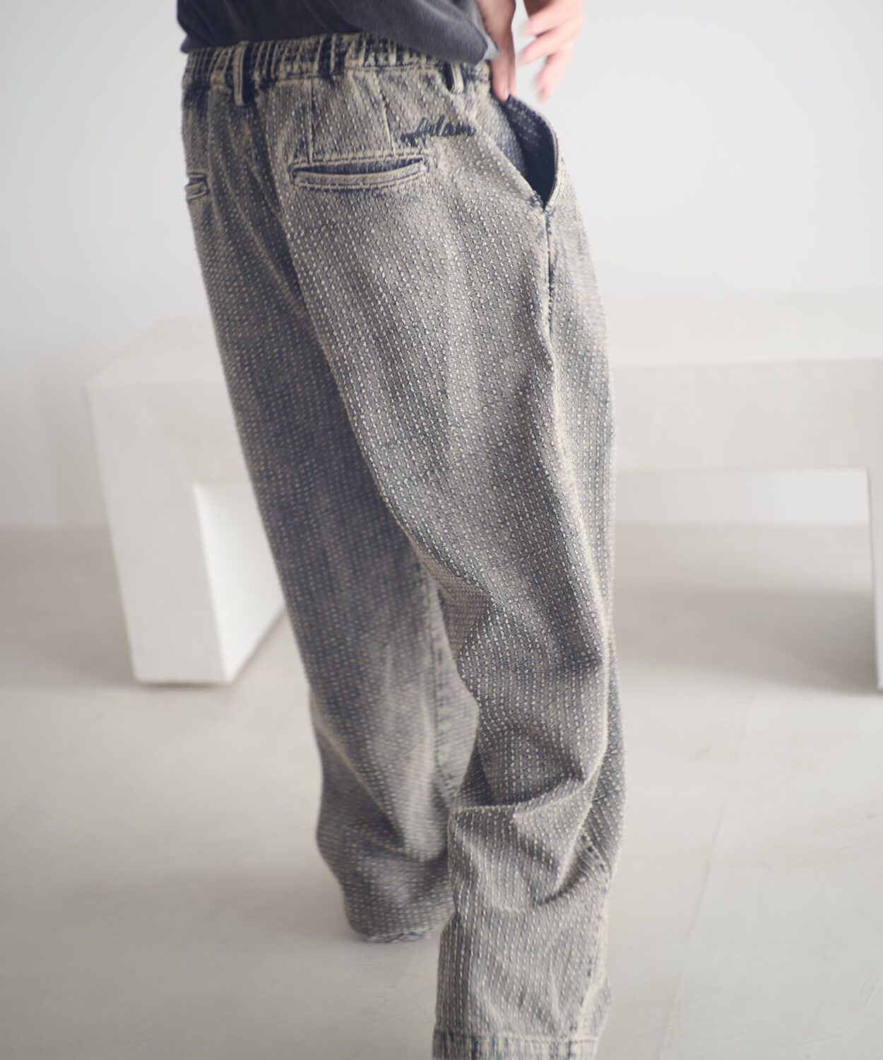 【予約商品10月下旬】needlestripedenimwidepants_AP2528014_ボトムス3