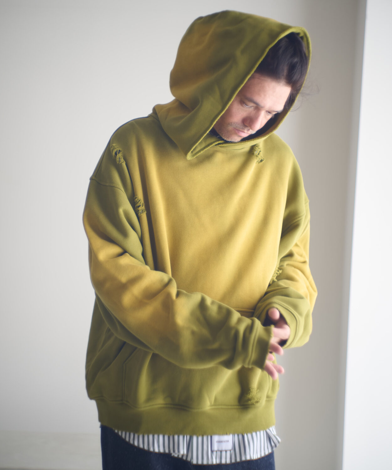 【予約商品10月上旬〜中旬】agedgreendamagepulloverhoodie_AP2524034_トップス1