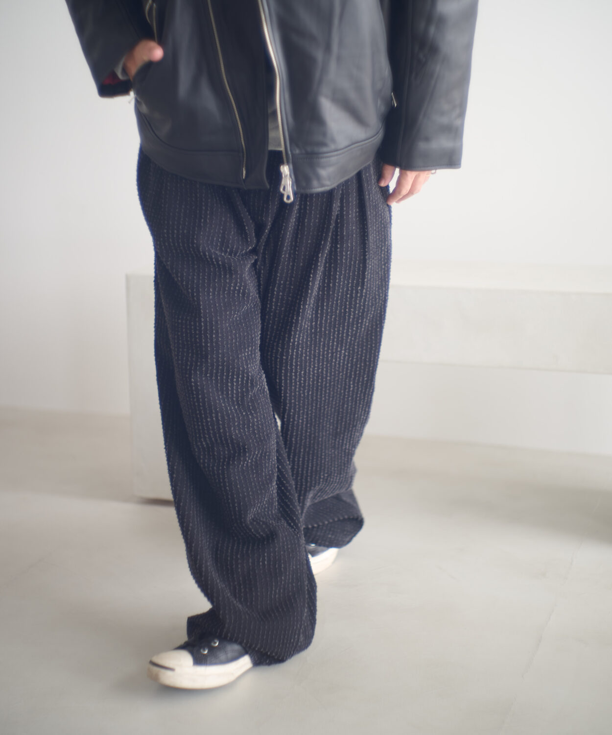 【予約商品10月下旬】needlestripedenimwidepants_AP2528014_ボトムス1