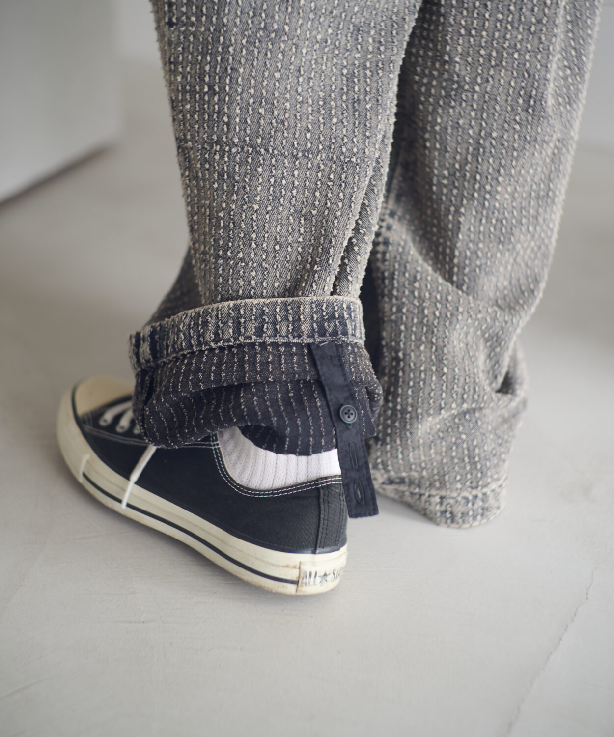 【予約商品10月下旬】needlestripedenimwidepants_AP2528014_ボトムス4