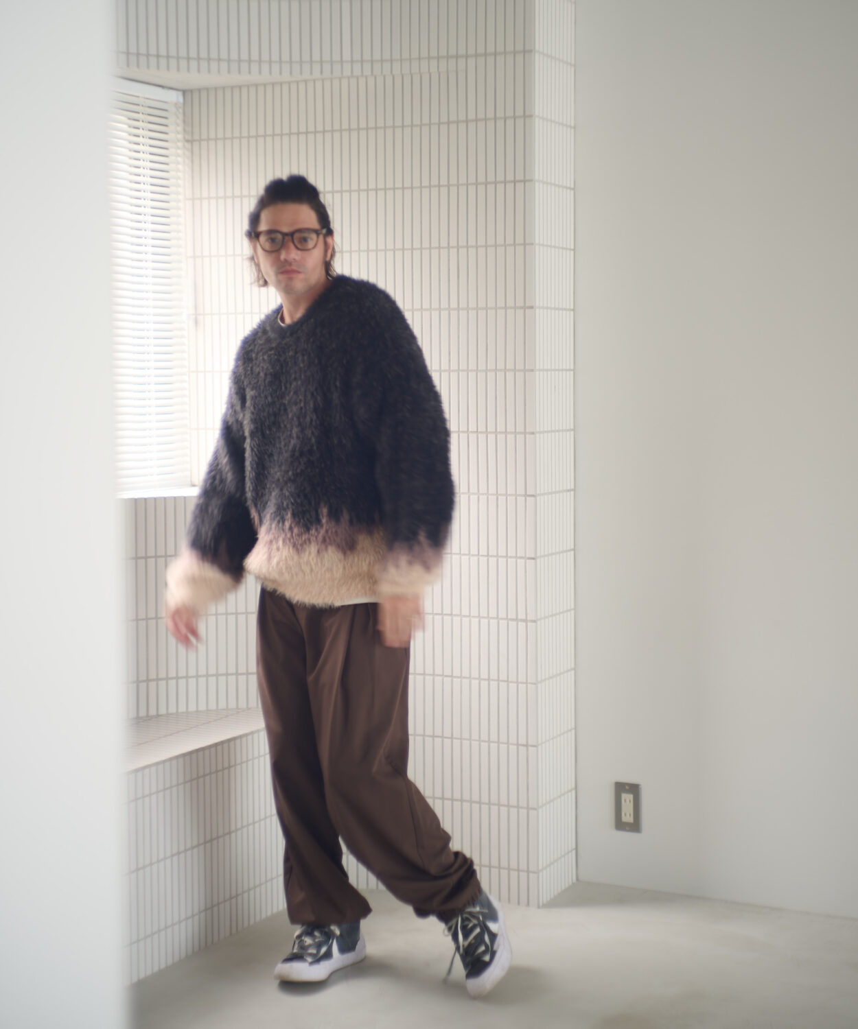 【予約商品10月中旬〜下旬】distortedchevronpatterncrewneck_AP2521026_トップス2