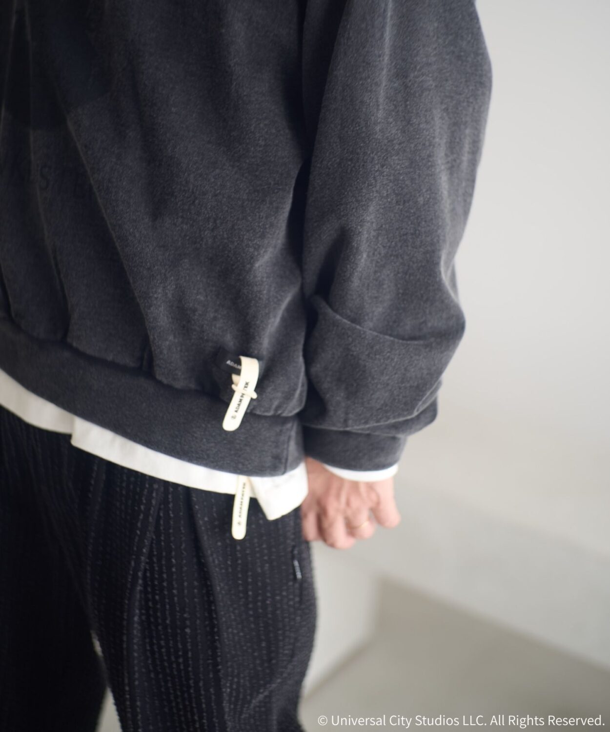 【予約商品10月下旬】Frankensteinportraitcrewneck_AP2524020_トップス2