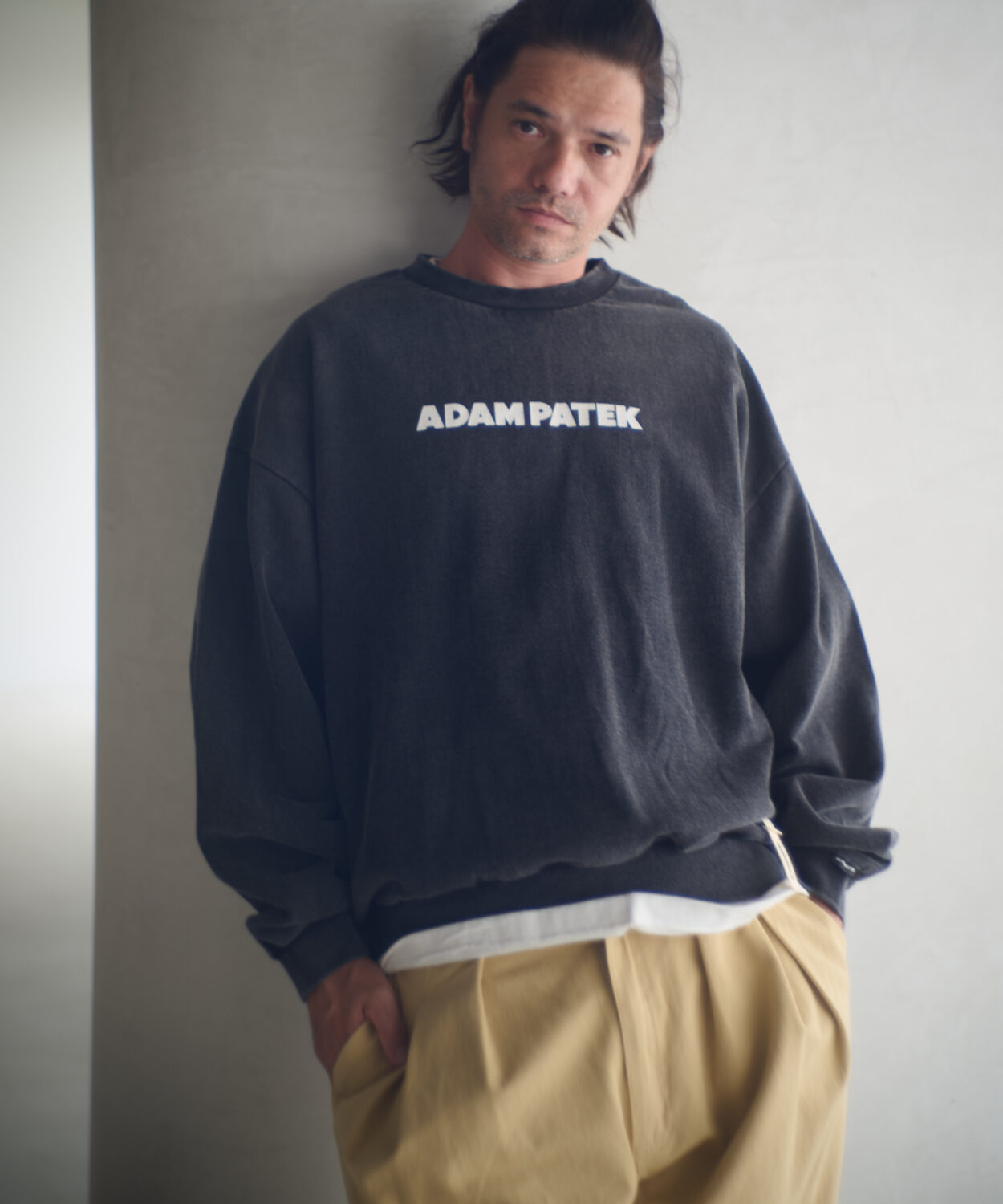 【予約商品10月中旬〜下旬】logo crewneck_ AP2524025_トップス