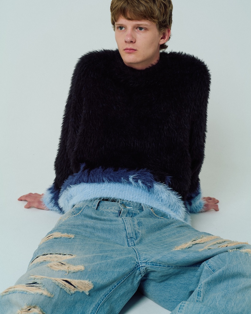 distortedchevronpatterncrewneck_AP2521026_トップス15