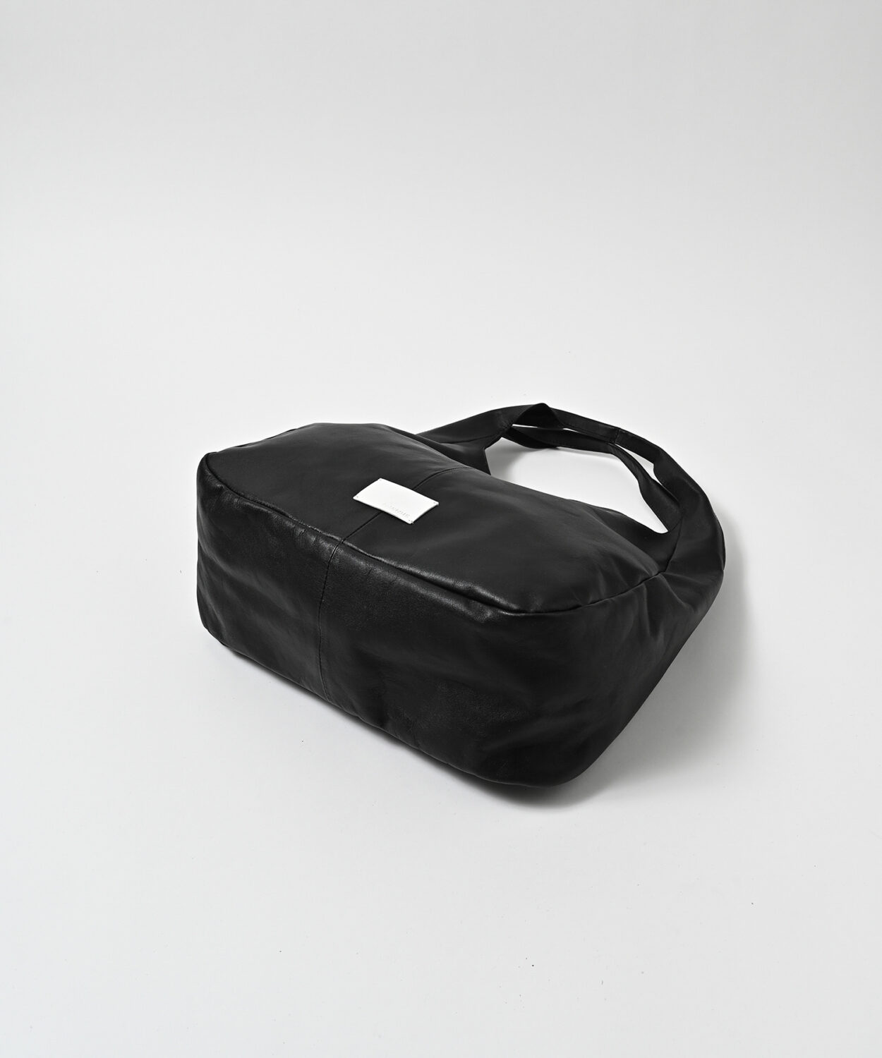 waterrepellentleatheroneshouldertotebag_AP2619004_バッグ2