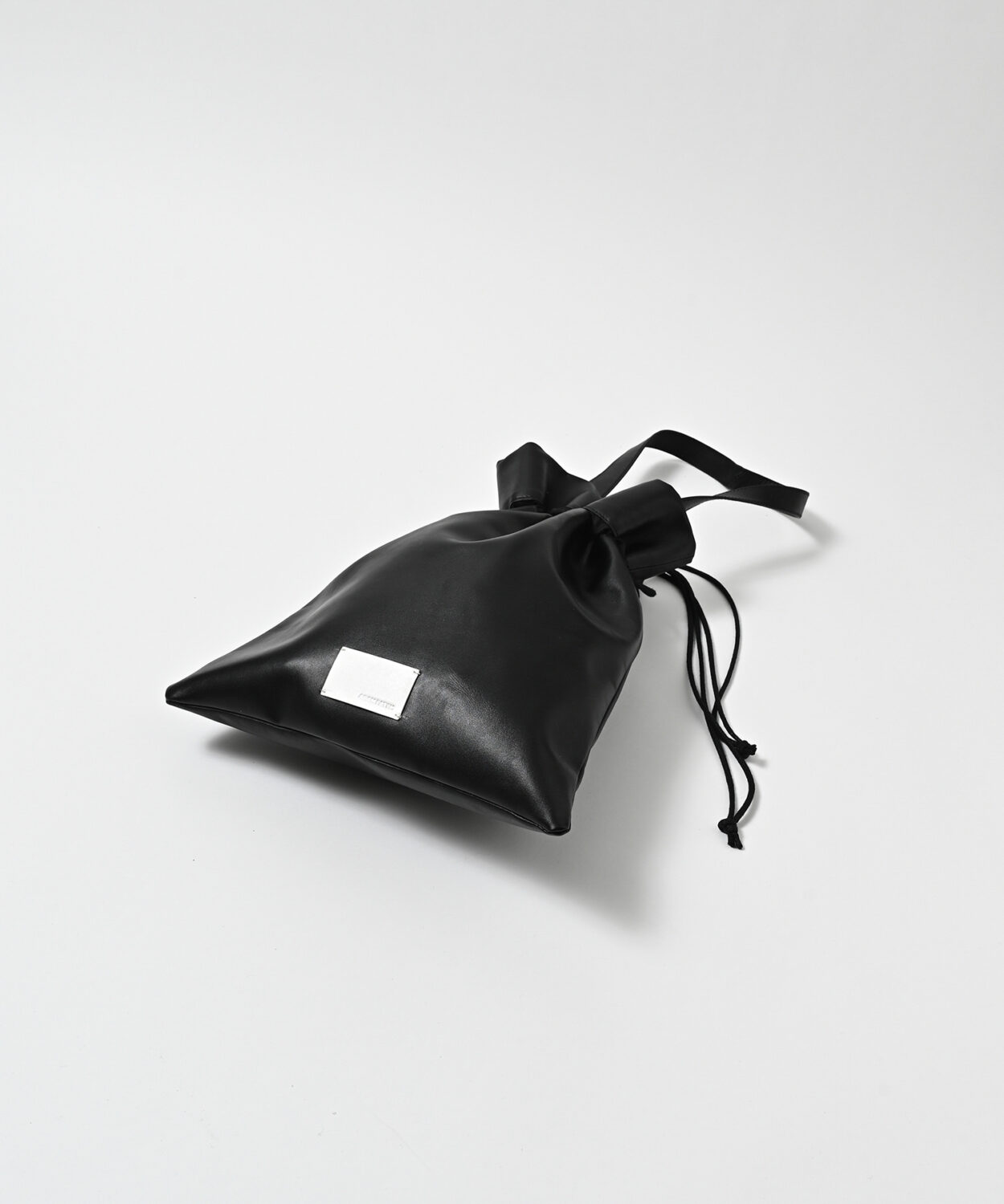 waterrepellentleathermediumdrawstringbag_AP2619005_バッグ2